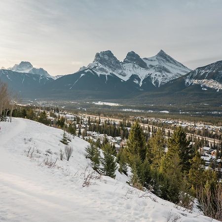 A Bear And Bison Country Inn Canmore Eksteriør bilde