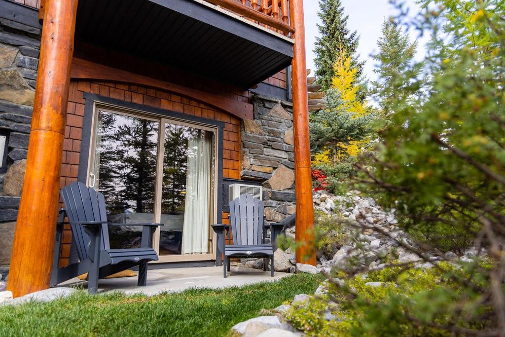 A Bear And Bison Country Inn Canmore Eksteriør bilde