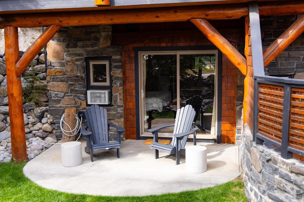 A Bear And Bison Country Inn Canmore Eksteriør bilde