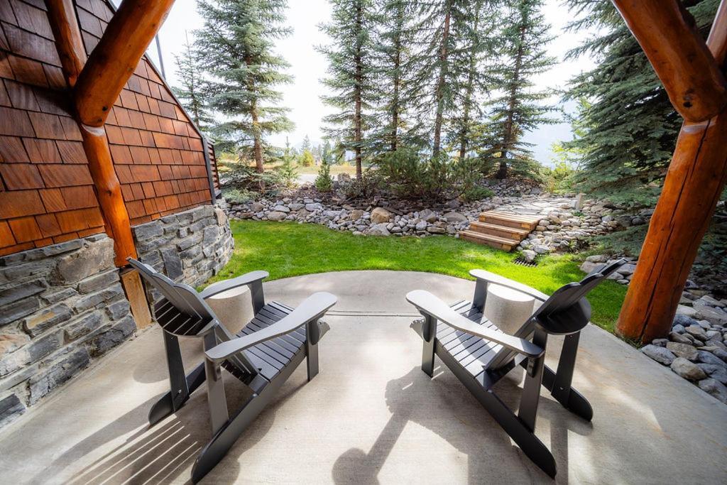 A Bear And Bison Country Inn Canmore Eksteriør bilde