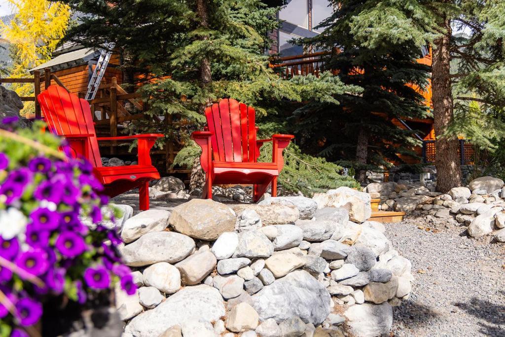 A Bear And Bison Country Inn Canmore Eksteriør bilde